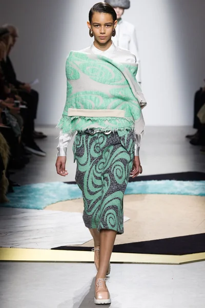 Look 23